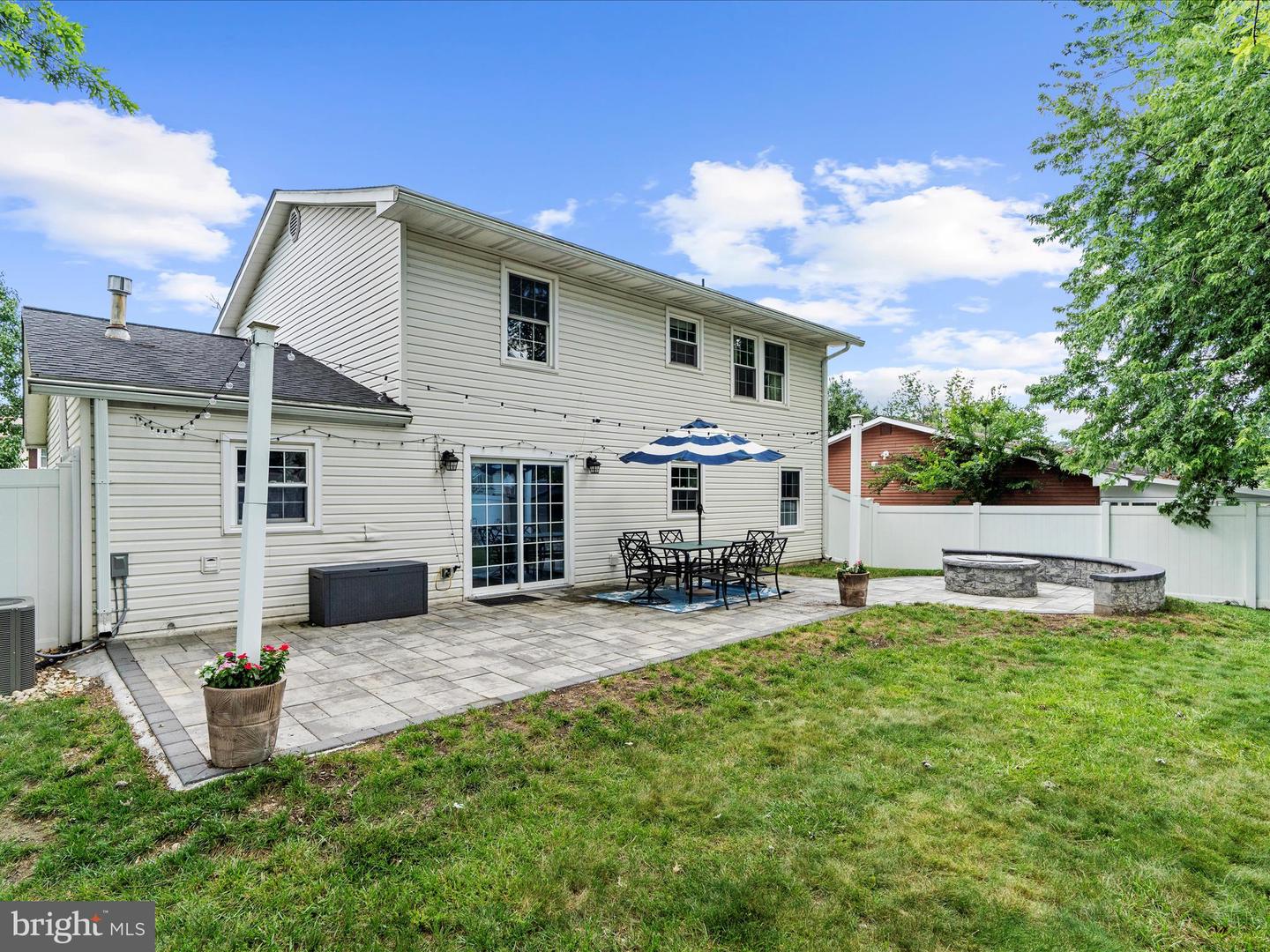 7896 PAVILION DR