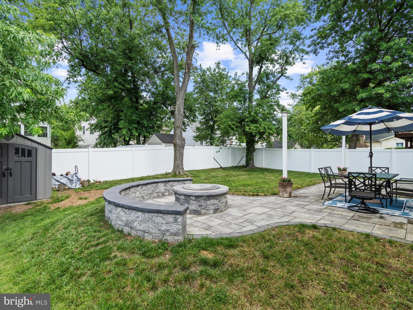 7896 PAVILION DR