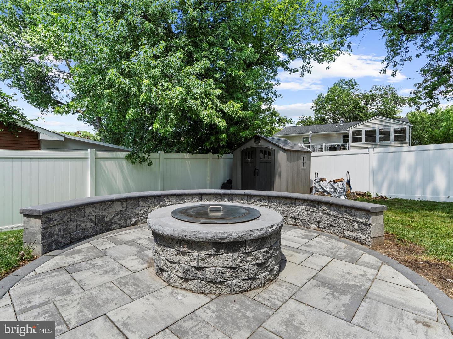 7896 PAVILION DR