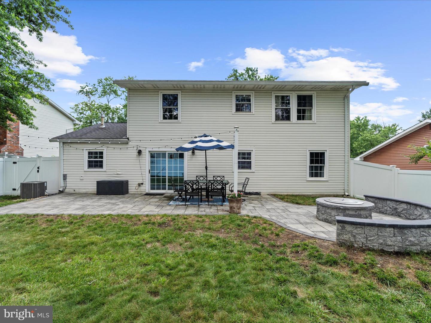 7896 PAVILION DR