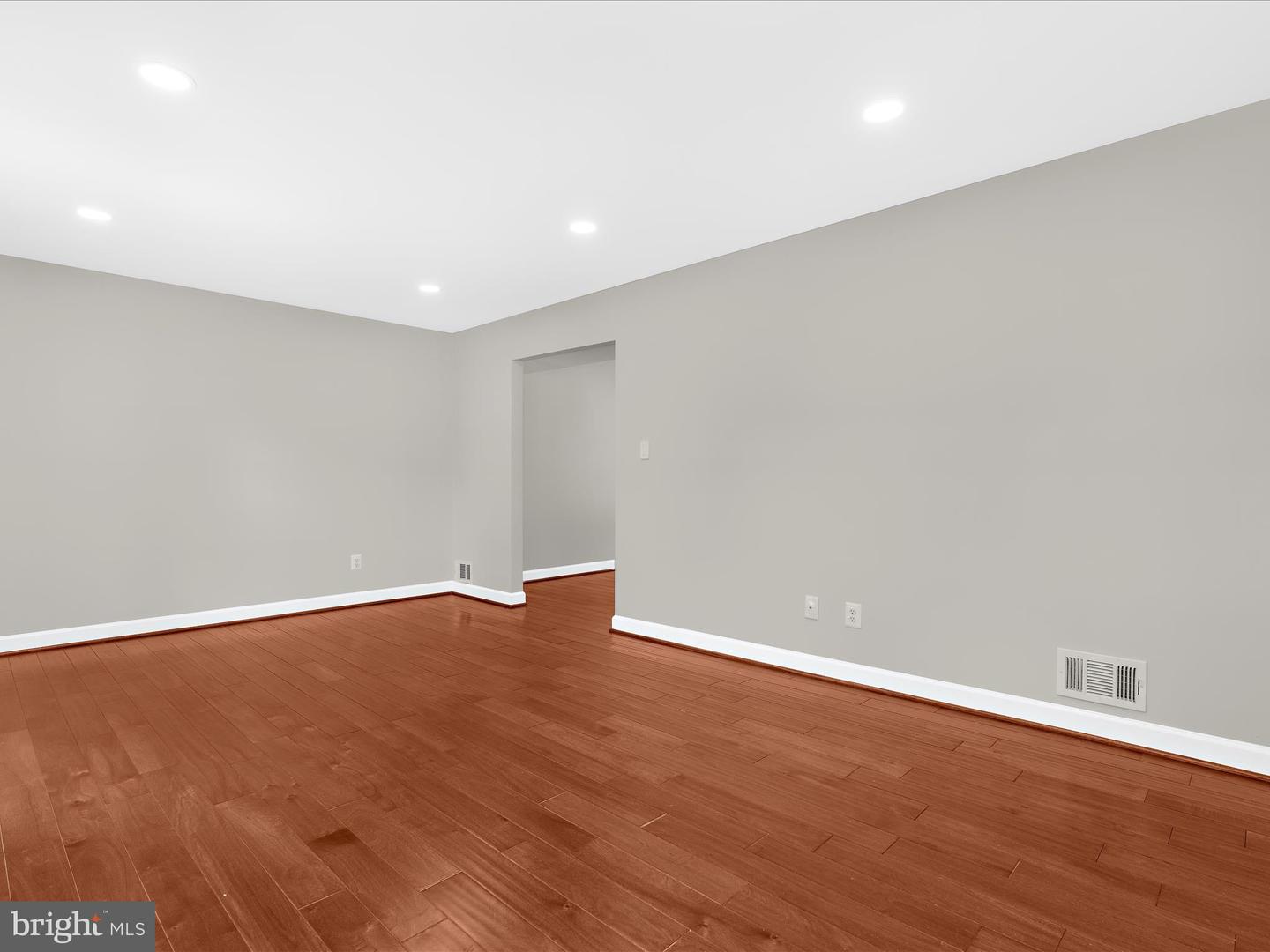 7896 PAVILION DR