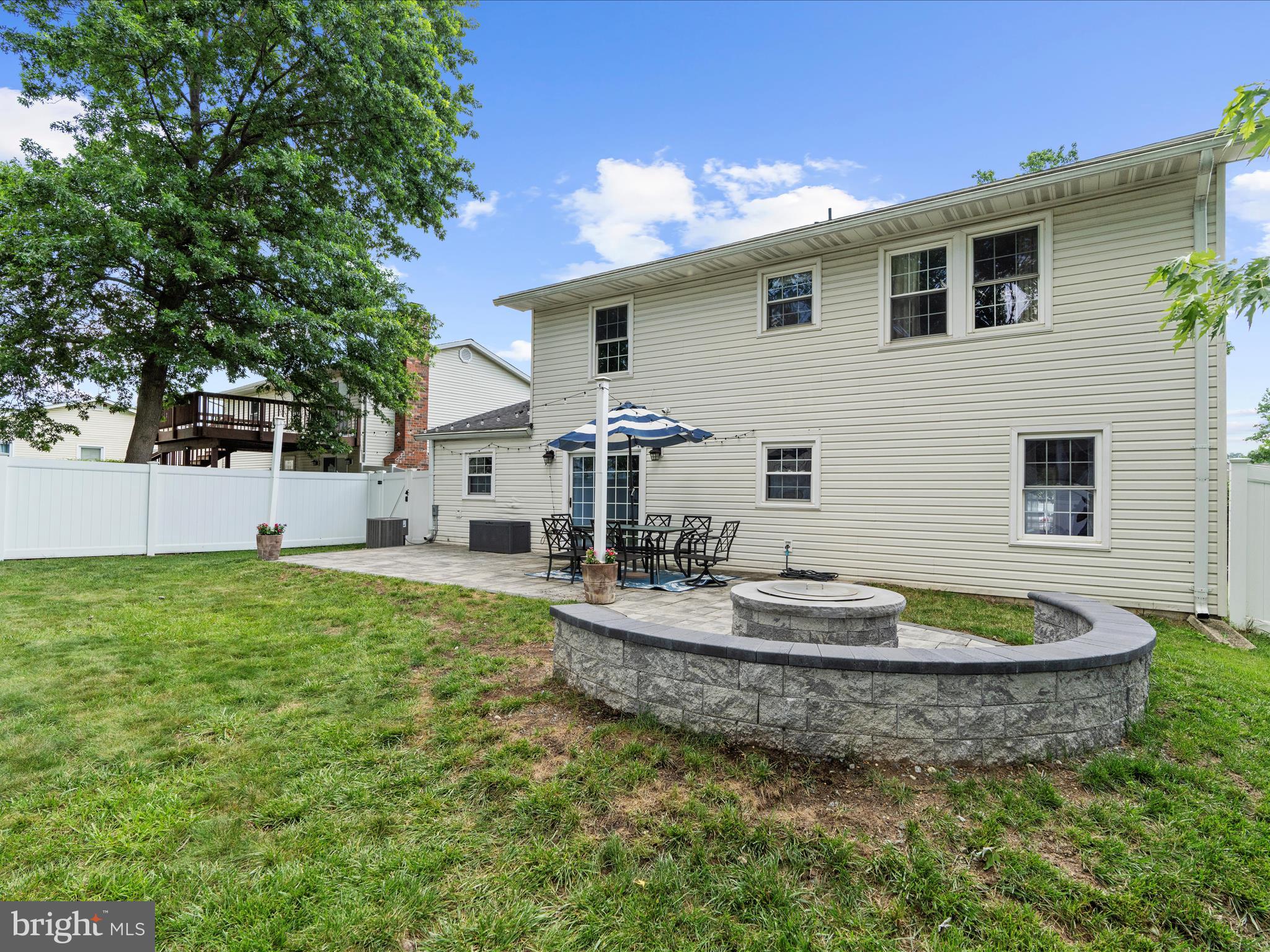 7896 PAVILION DR