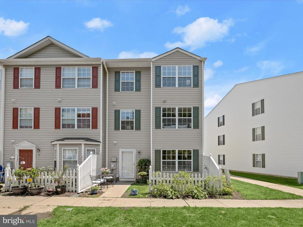 10-G IRONSTONE COURT