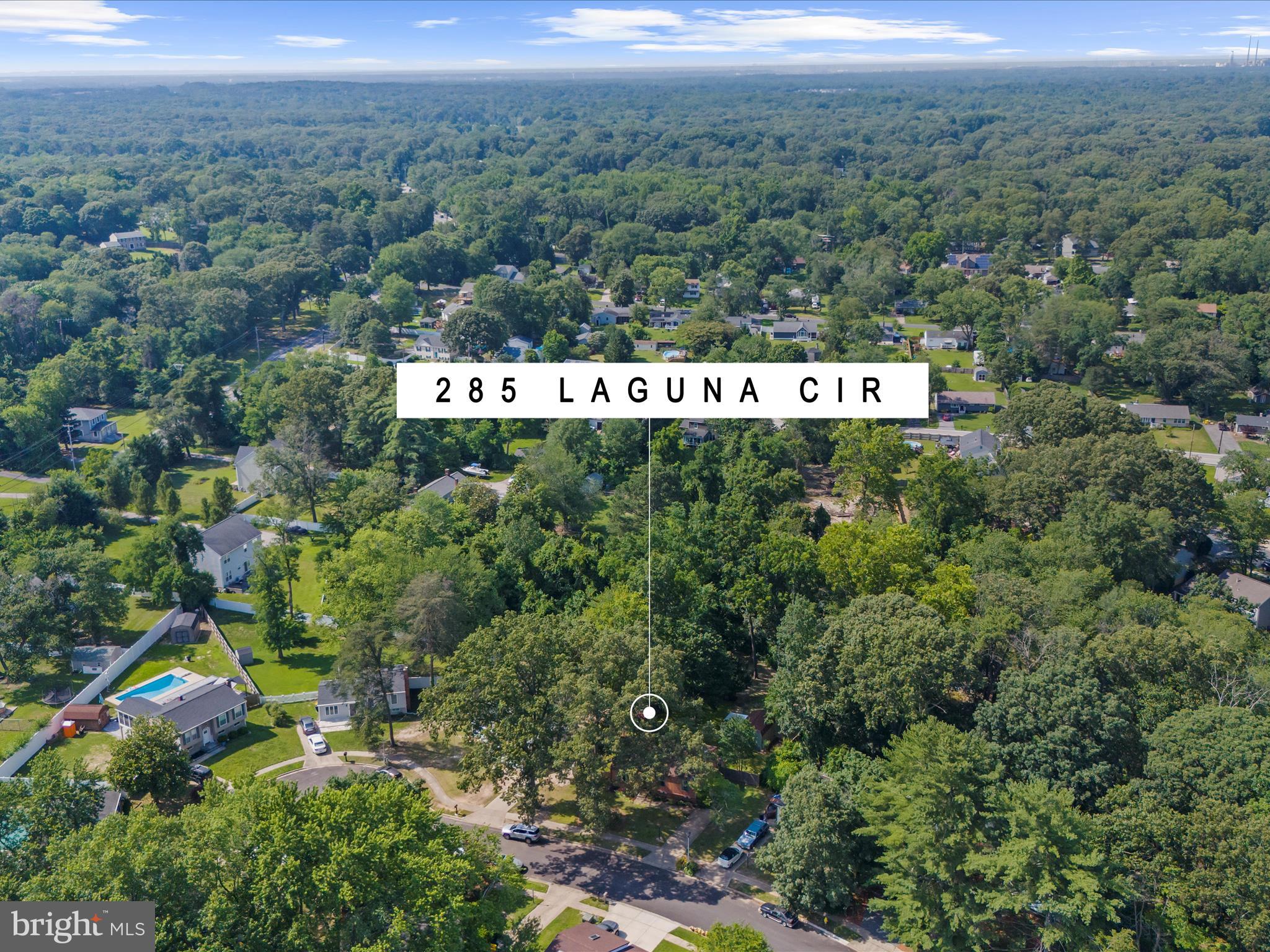 285 Laguna Cir
