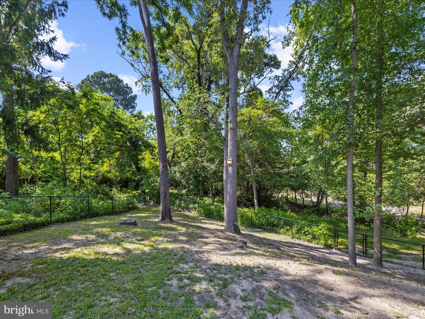 285 Laguna Cir