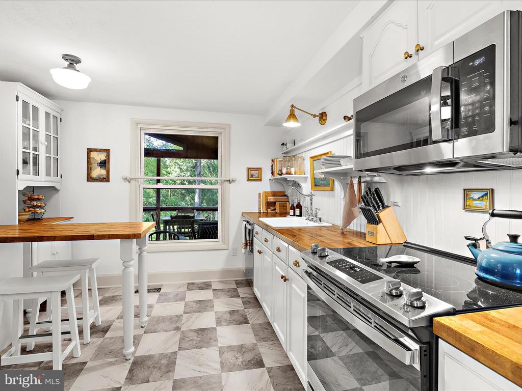 285 Laguna Cir