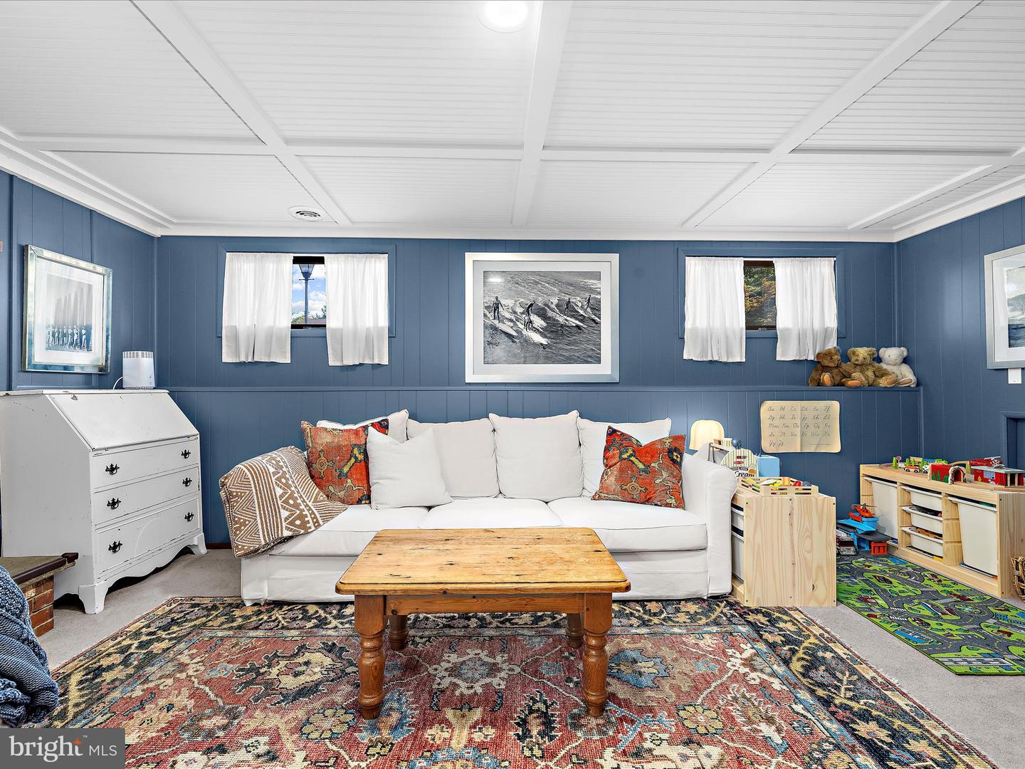 285 Laguna Cir