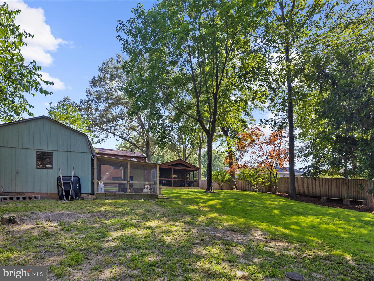 285 Laguna Cir