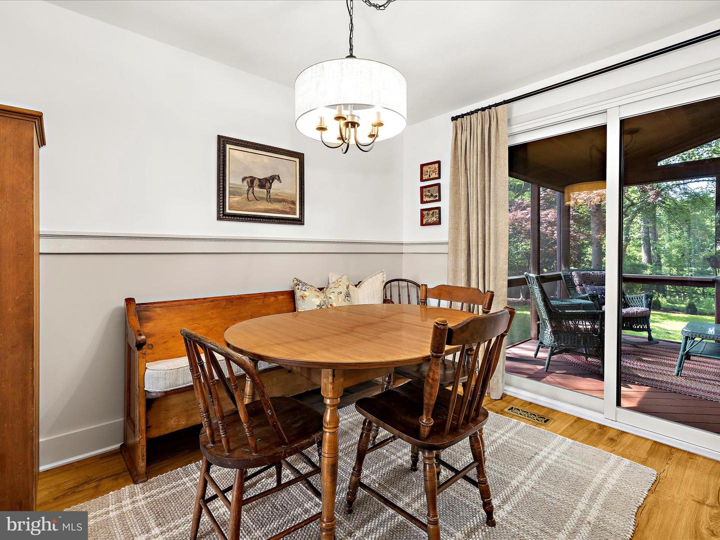 285 Laguna Cir