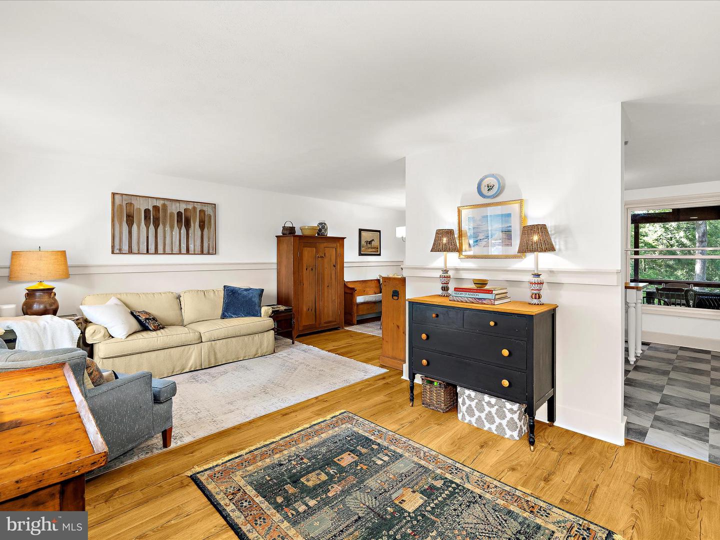 285 Laguna Cir