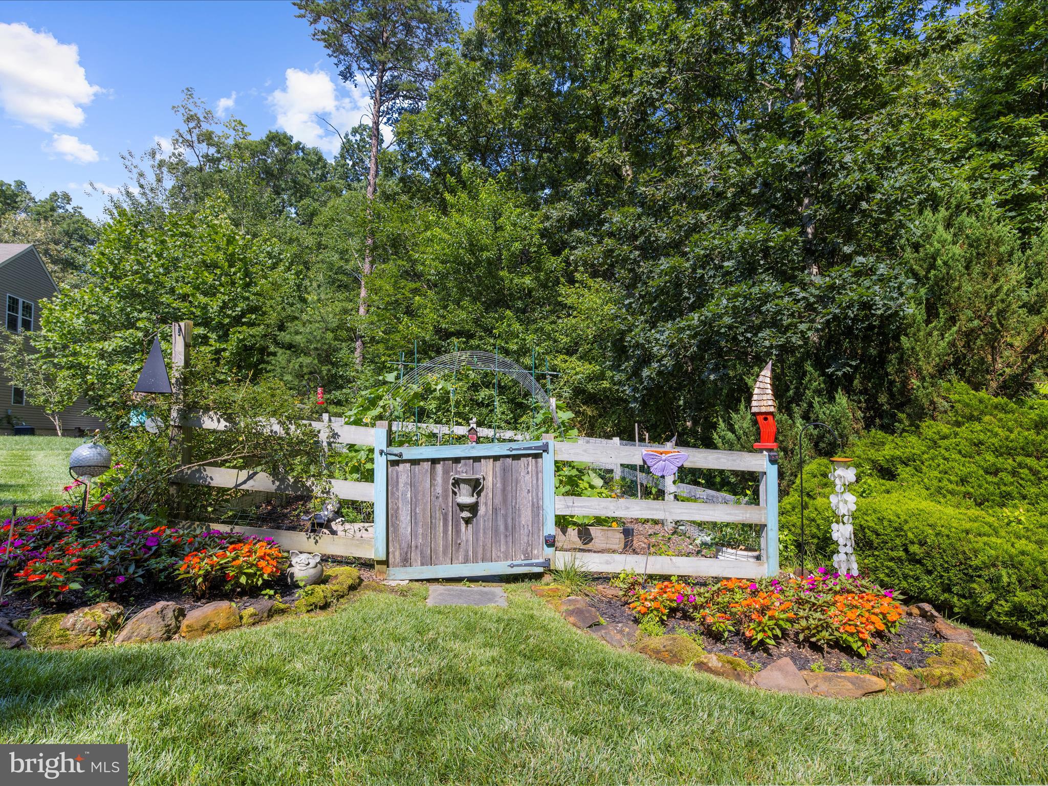 8110 Laurnick Dr