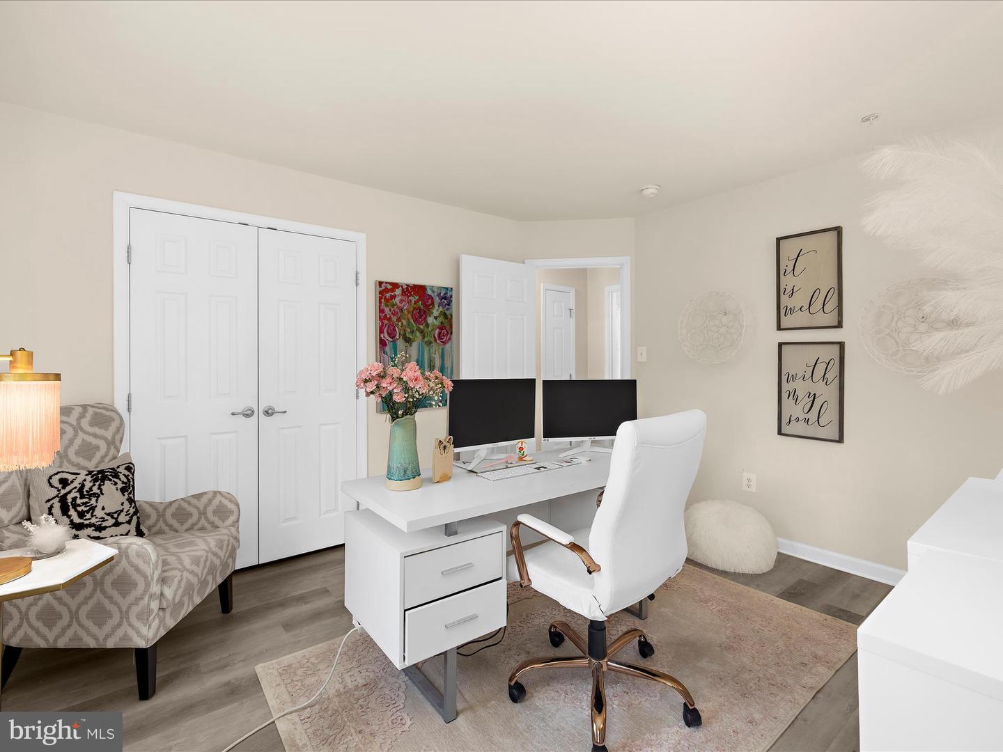8110 Laurnick Dr