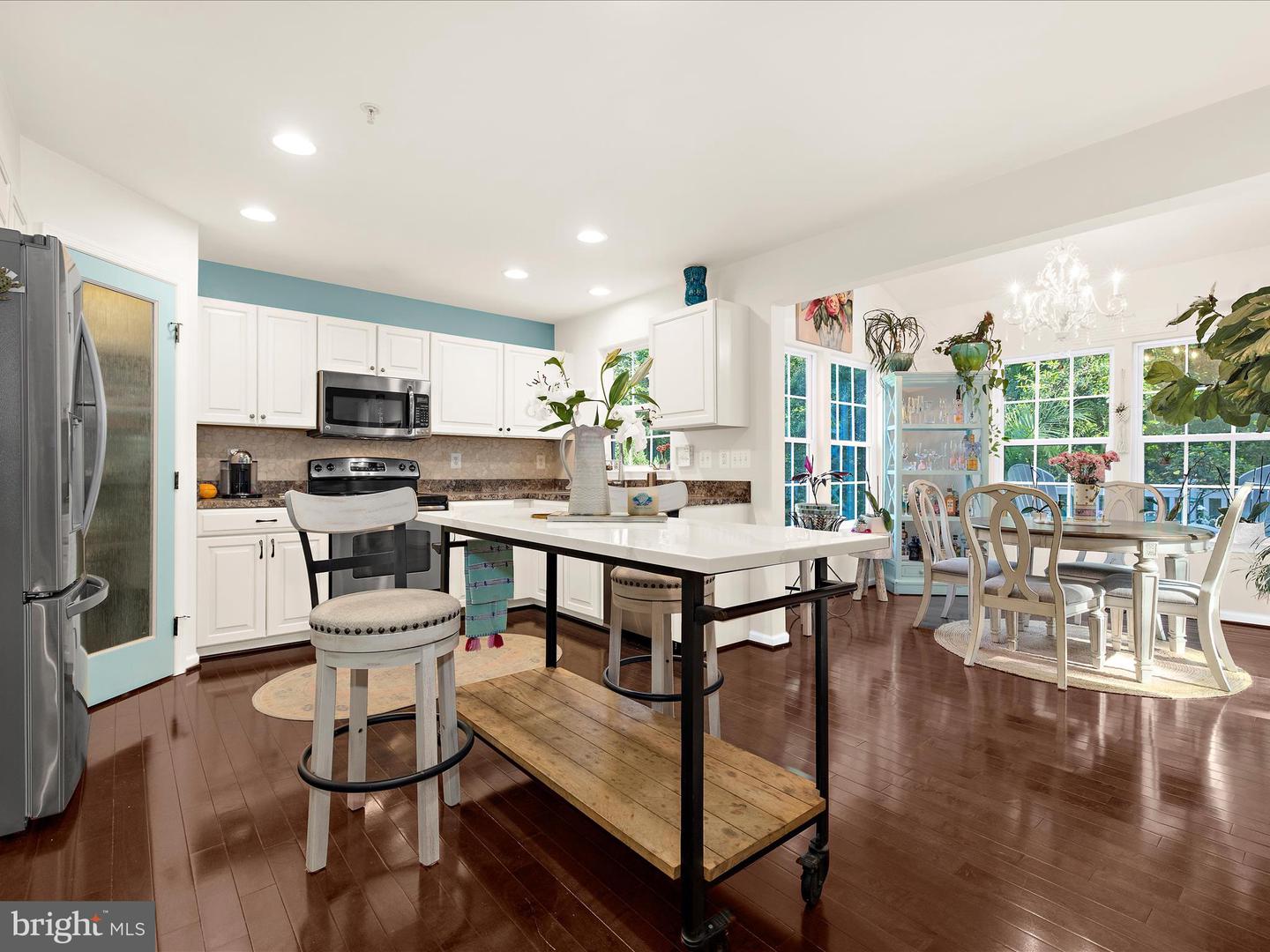 8110 Laurnick Dr