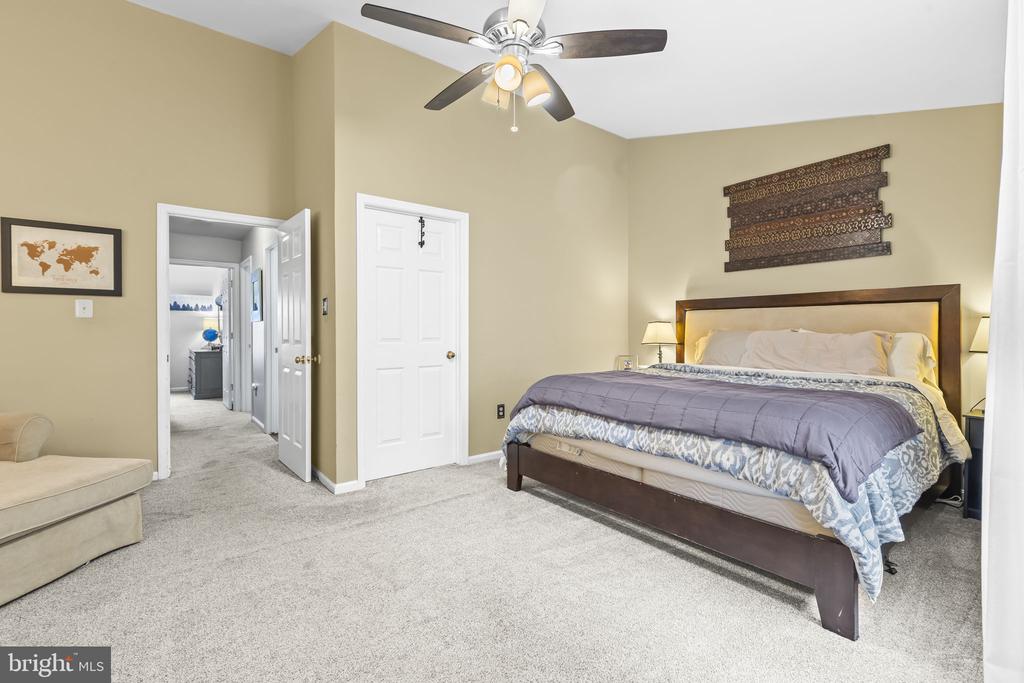 204 BRAXTON WAY 204