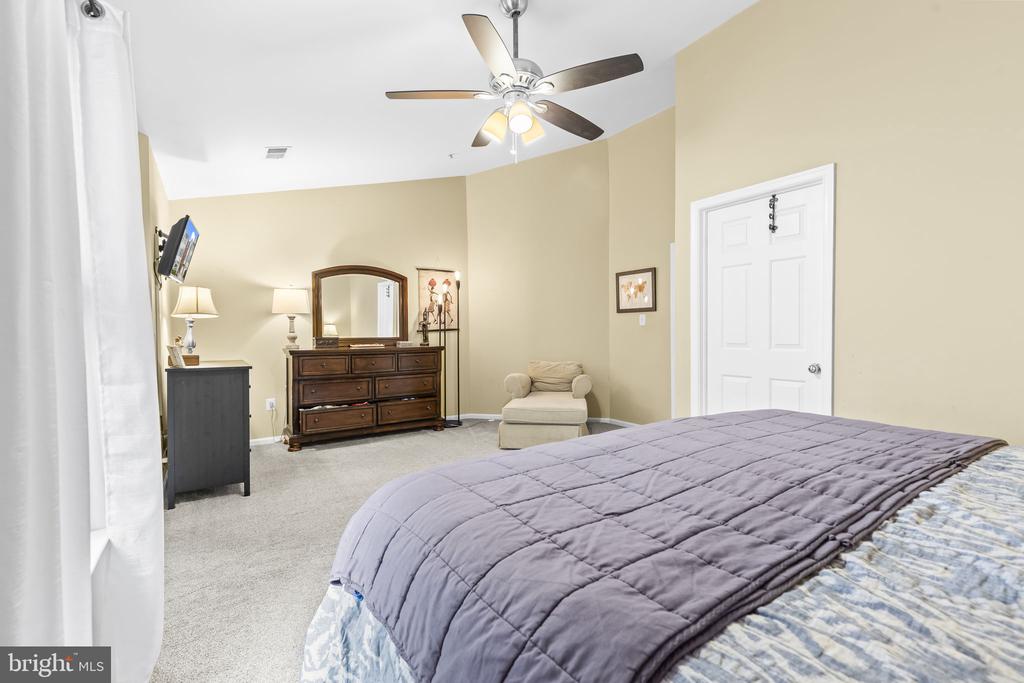 204 BRAXTON WAY 204