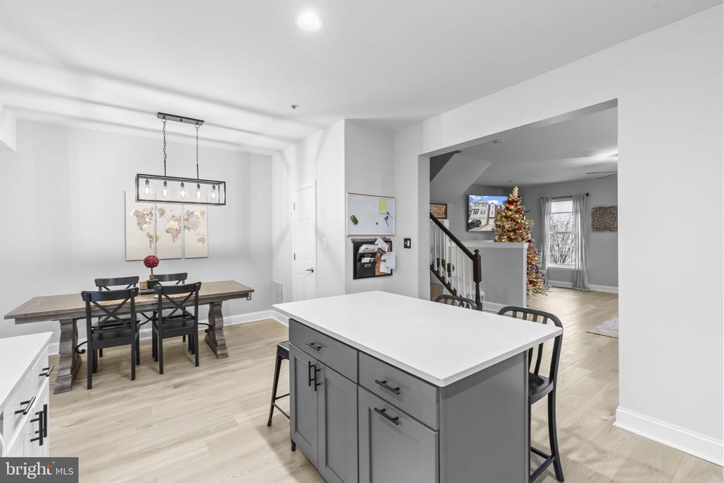 204 BRAXTON WAY 204