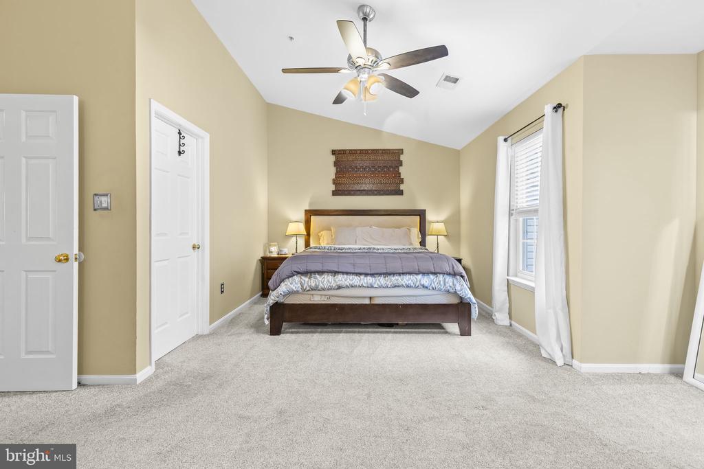 204 BRAXTON WAY 204