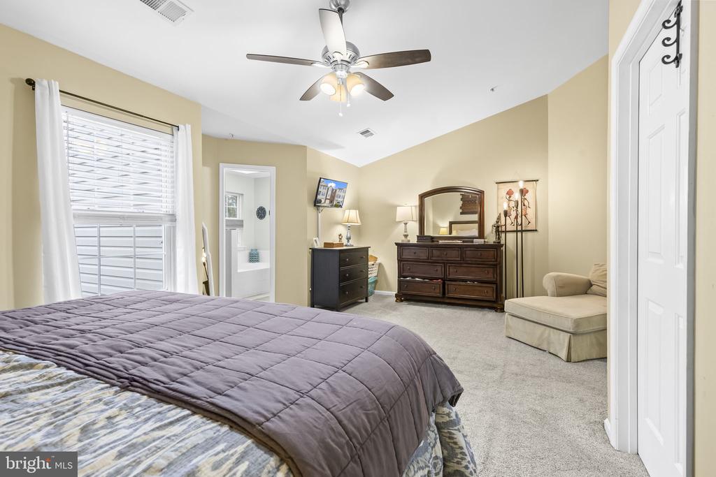204 BRAXTON WAY 204