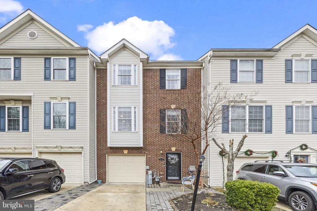 204 BRAXTON WAY 204