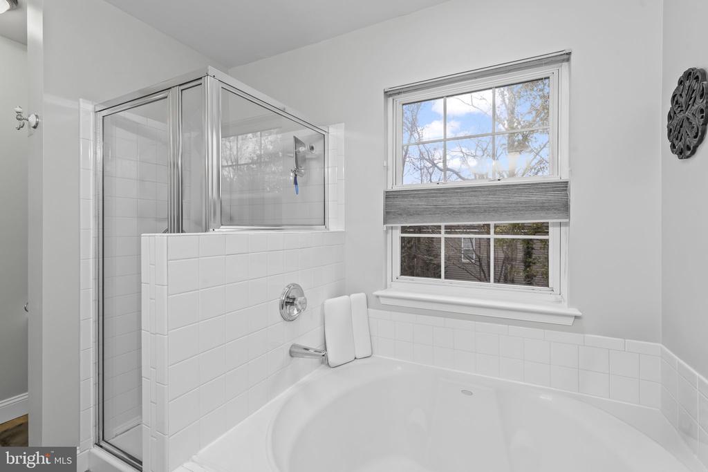 204 BRAXTON WAY 204