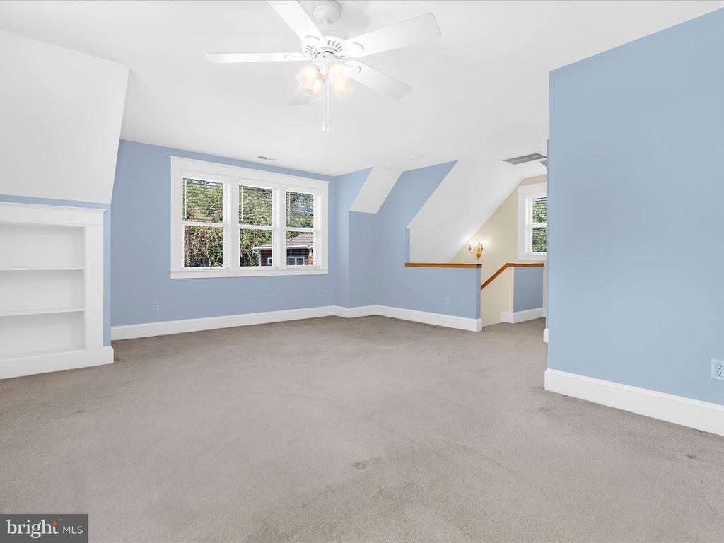 1115 TYLER AVENUE
