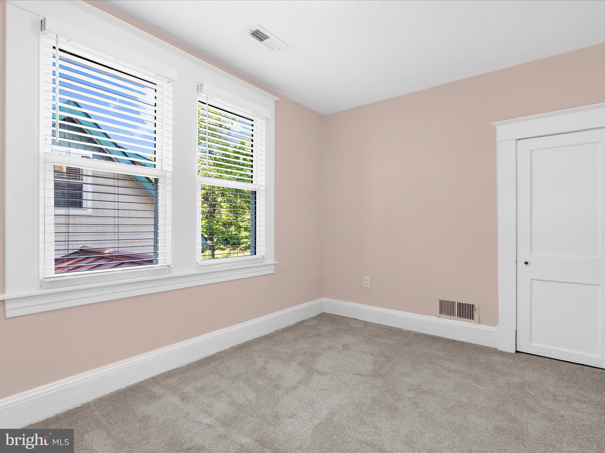 1115 TYLER AVENUE
