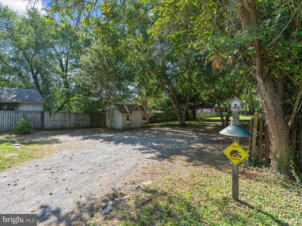 1115 TYLER AVENUE