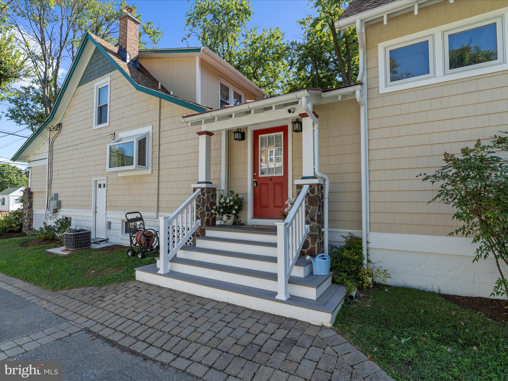 1115 TYLER AVENUE