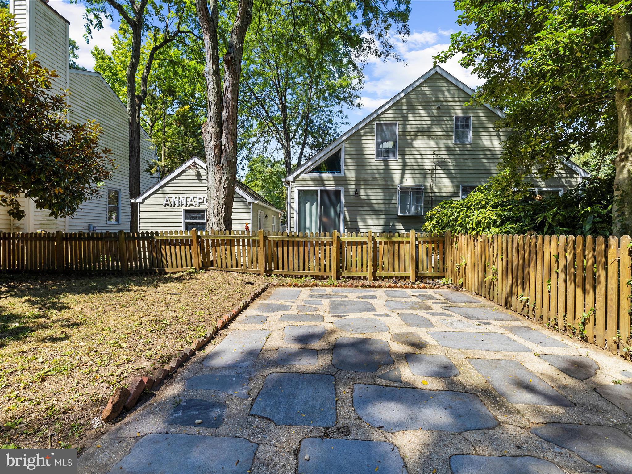 1109 VAN BUREN STREET