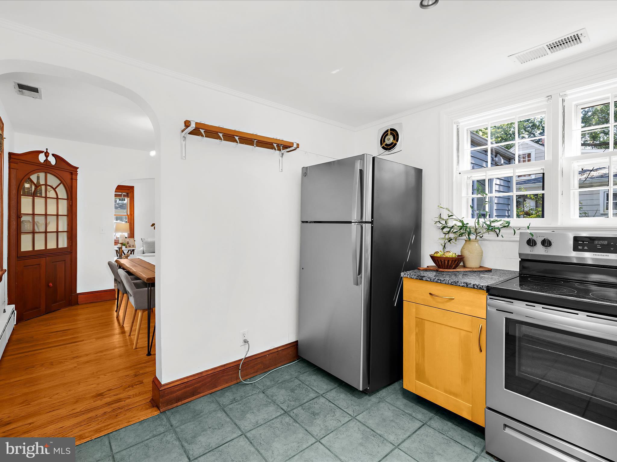 1109 VAN BUREN STREET