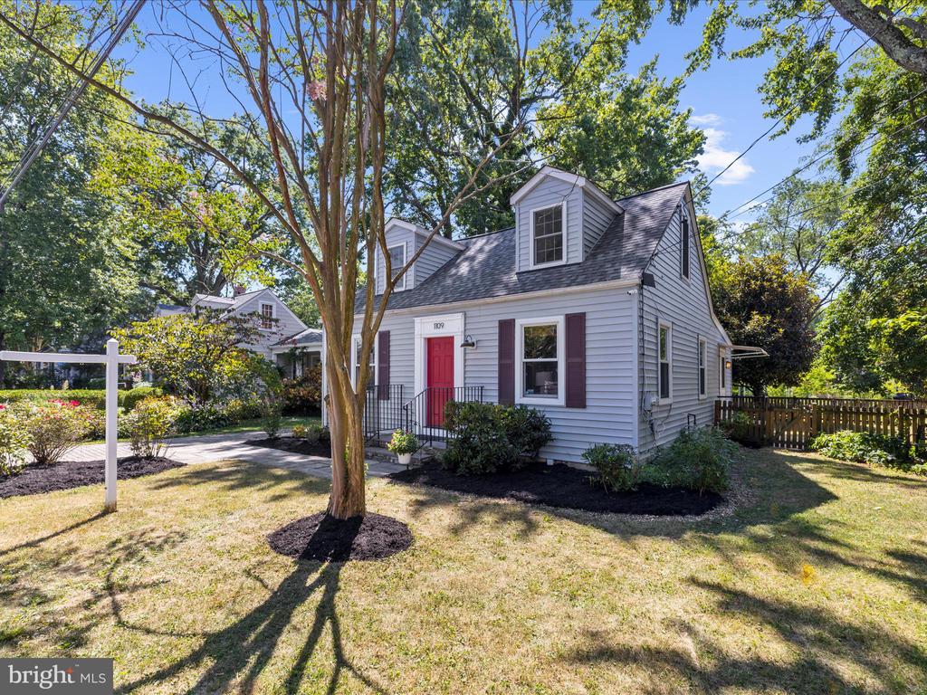 1109 VAN BUREN STREET