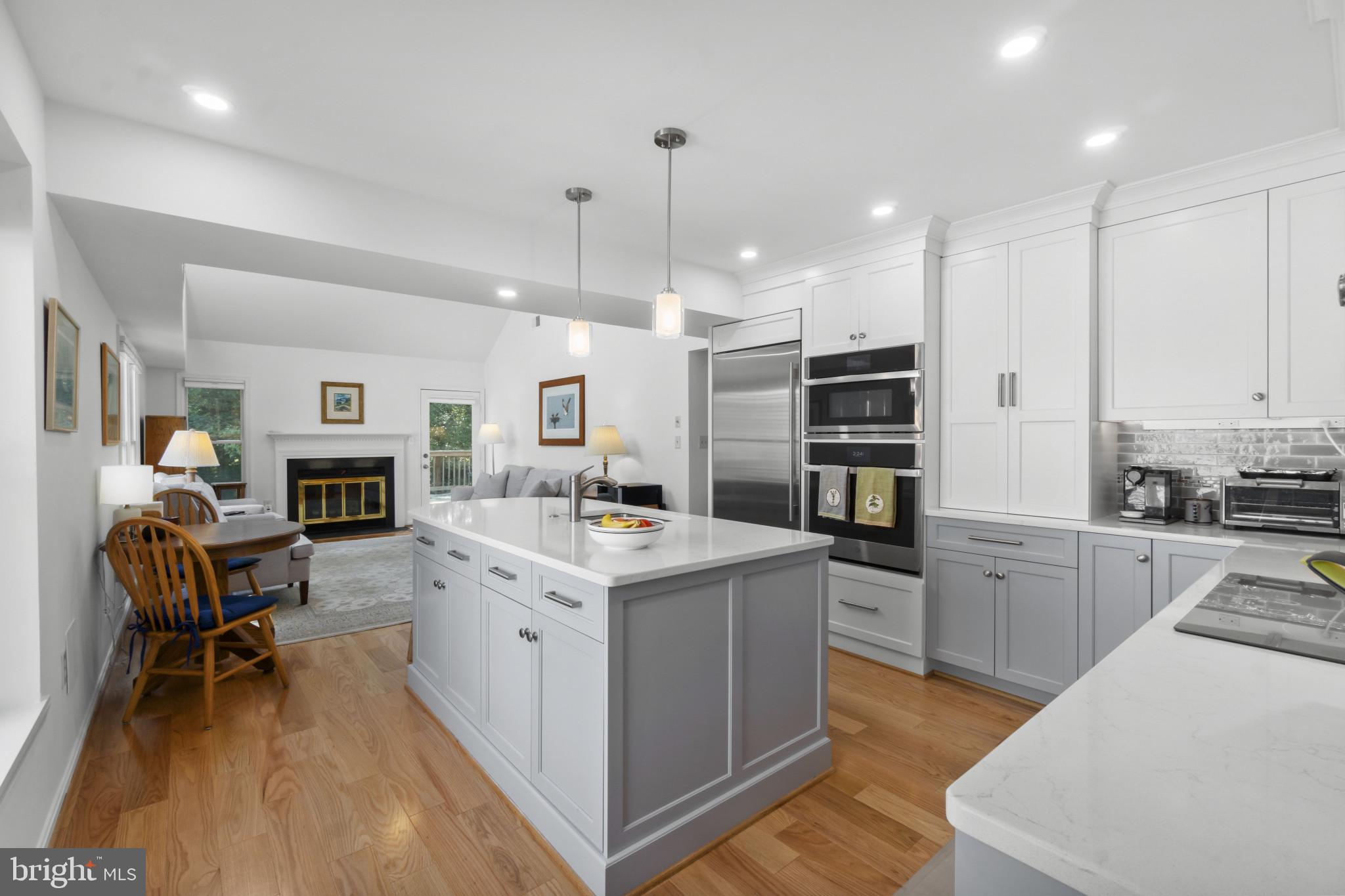709 SYDNEY TERRACE