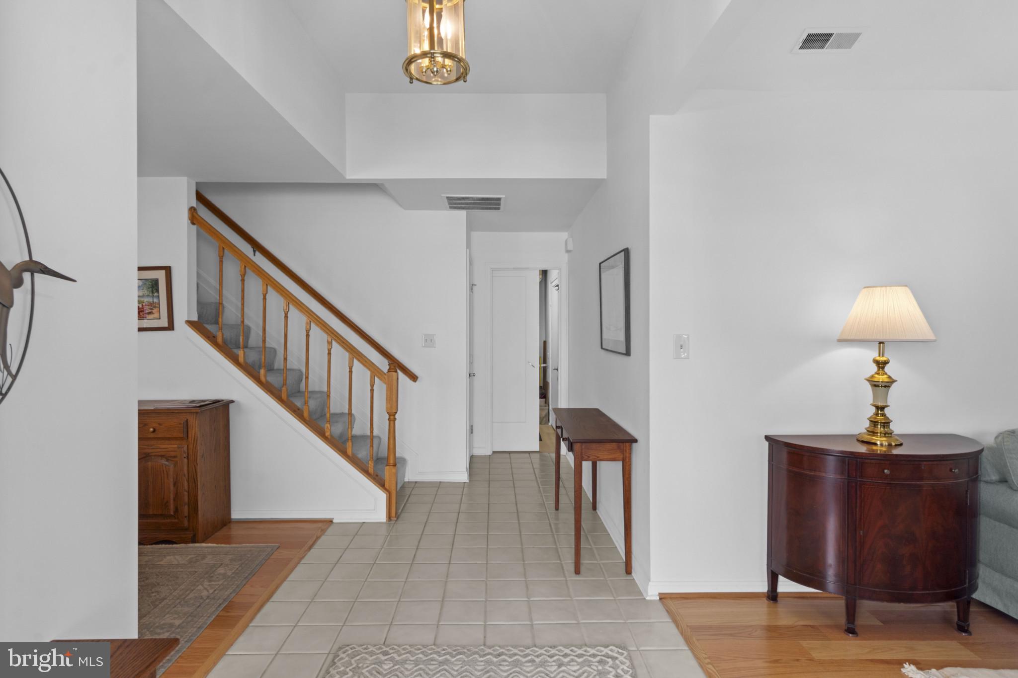 709 SYDNEY TERRACE