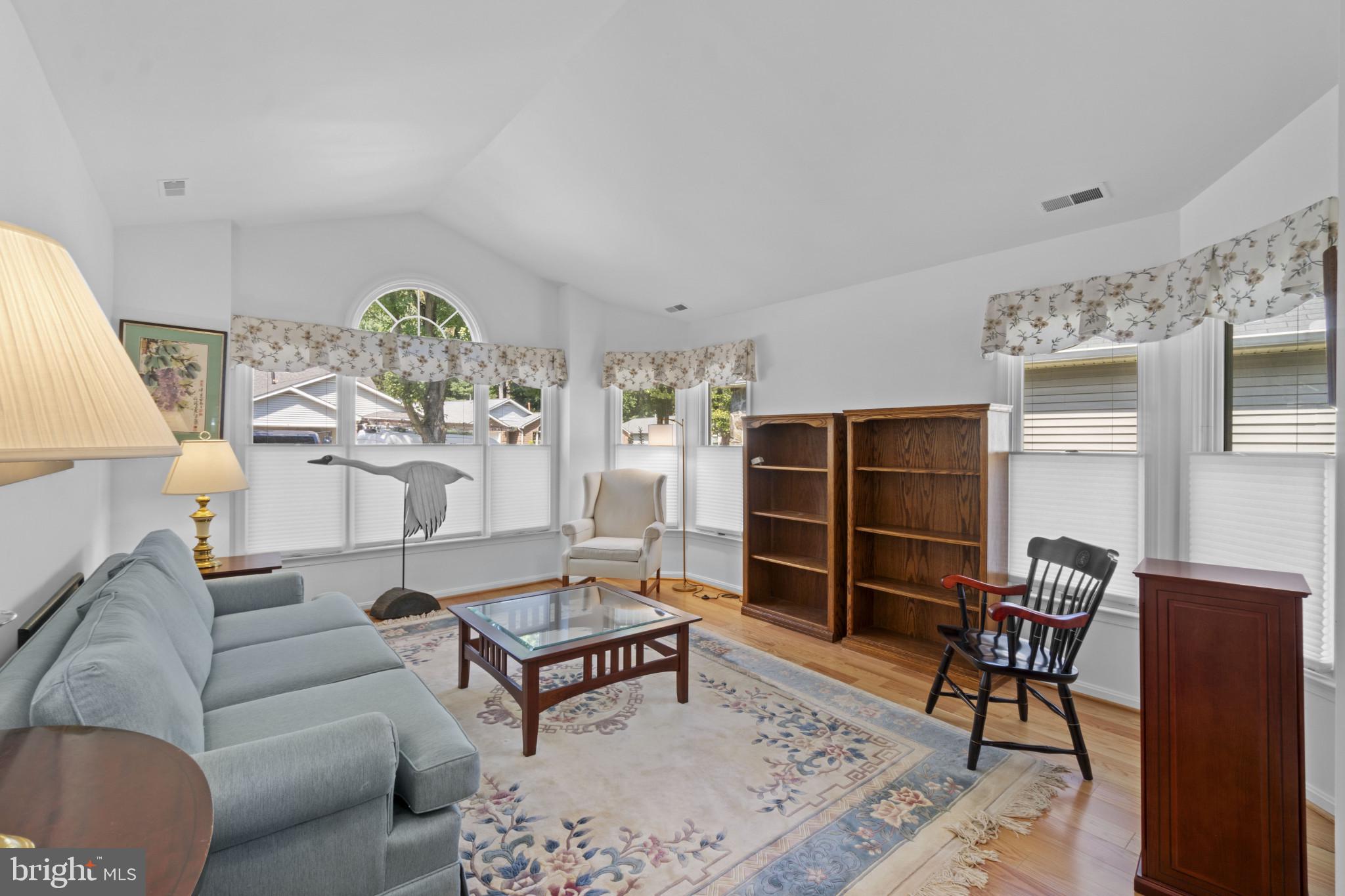 709 SYDNEY TERRACE