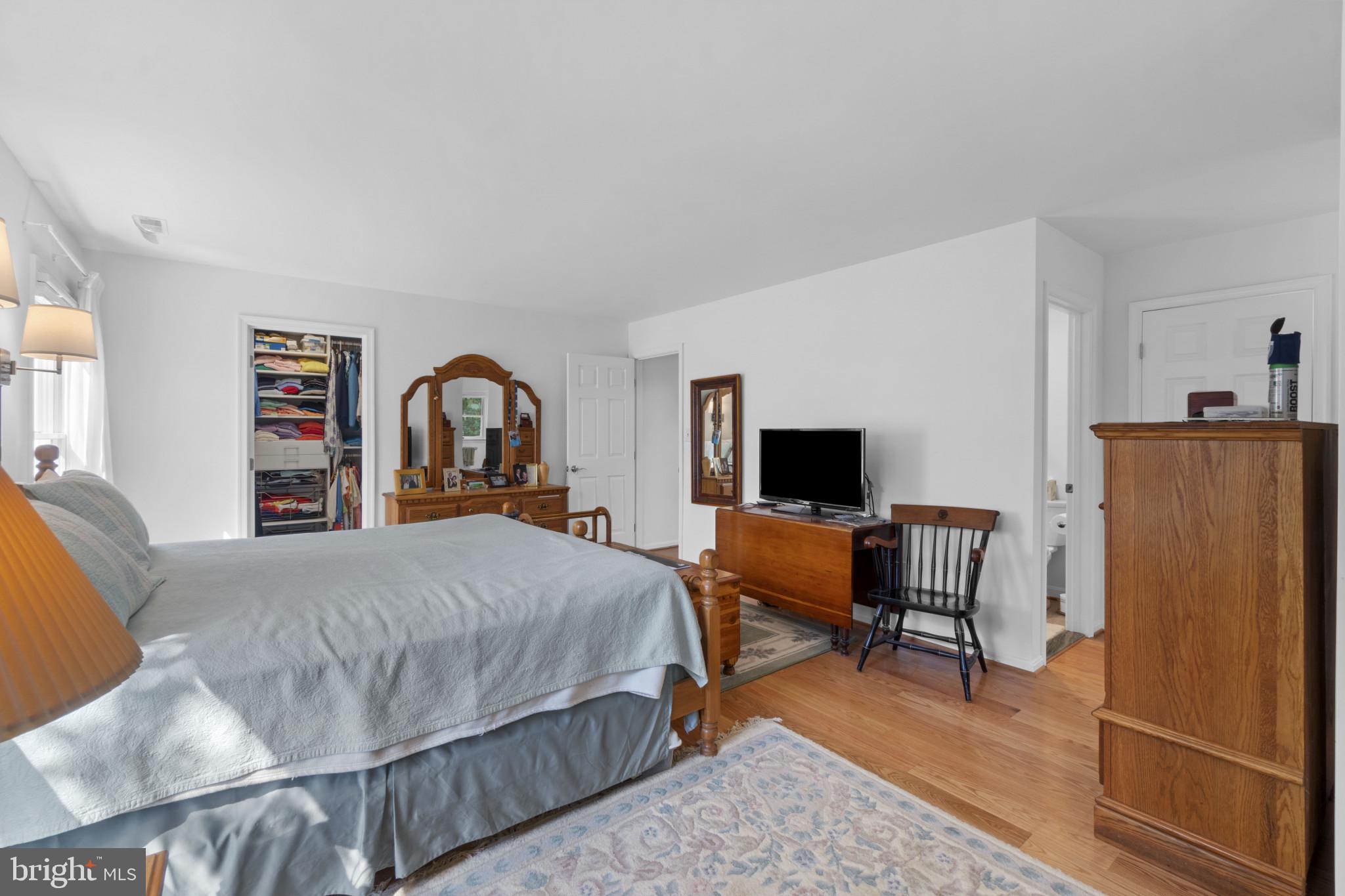 709 SYDNEY TERRACE