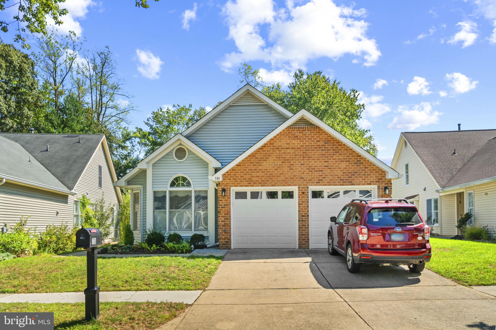 709 SYDNEY TERRACE