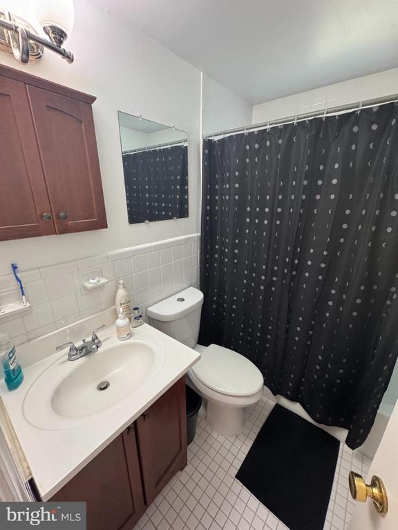 871 HIGHLAND AVENUE UNIT B