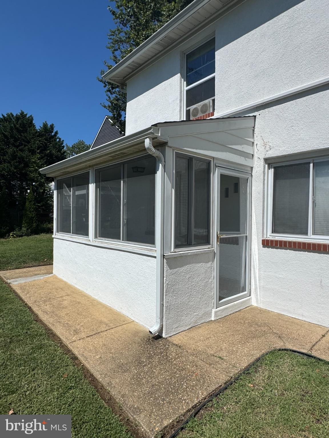 871 HIGHLAND AVENUE UNIT B