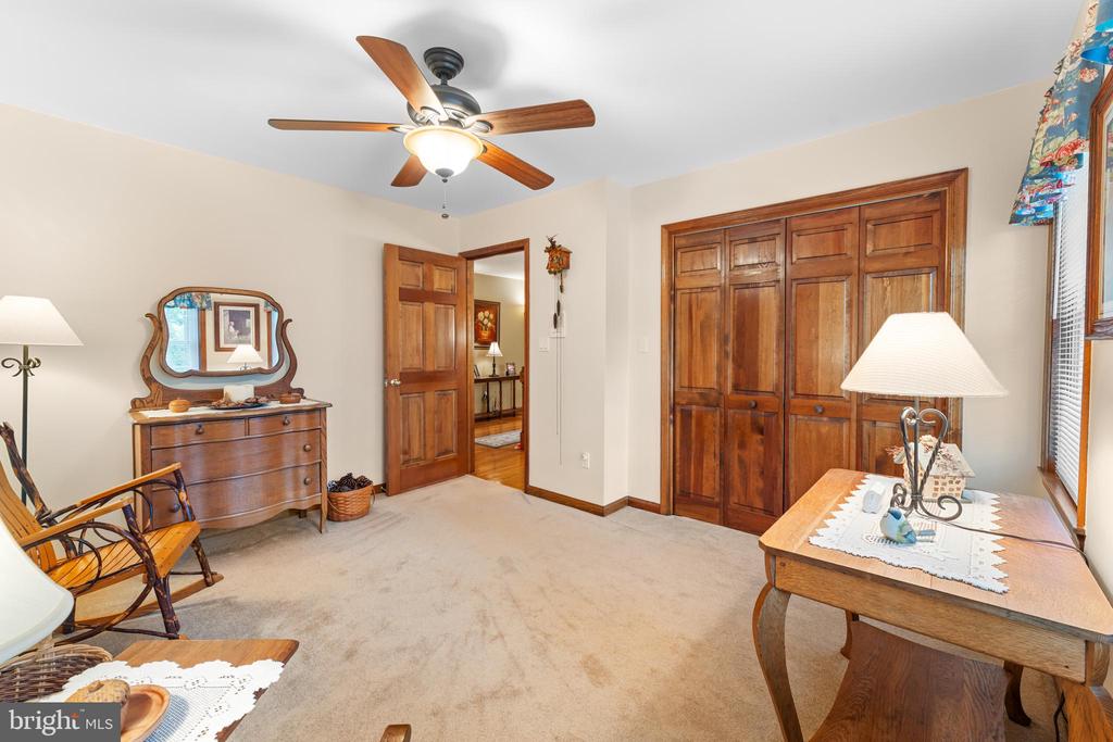 1433 GILBERT ROAD