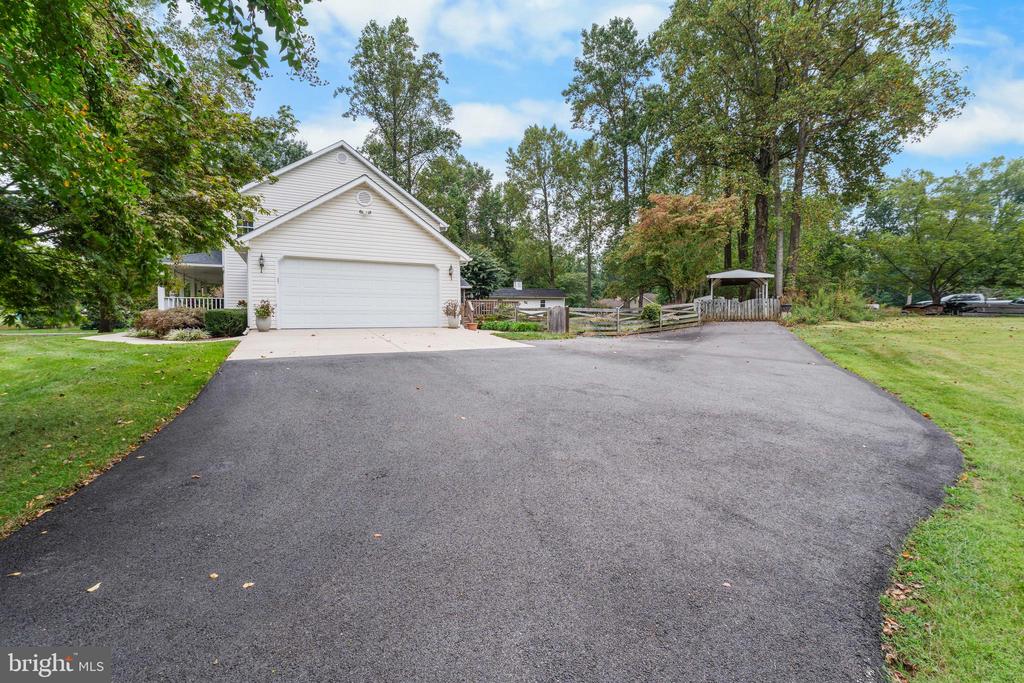 1433 GILBERT ROAD