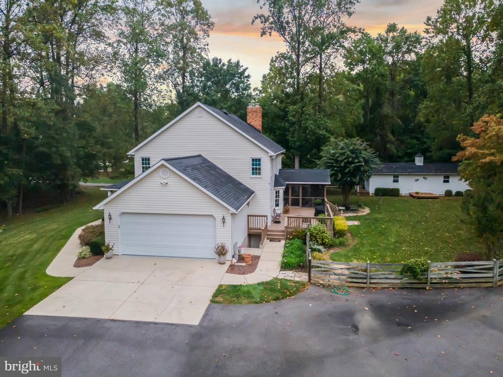 1433 GILBERT ROAD