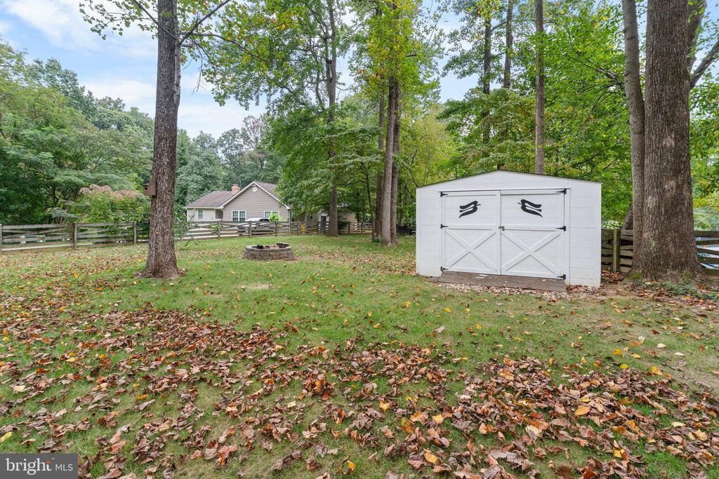 1433 GILBERT ROAD