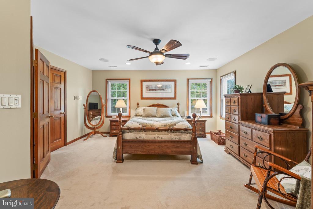 1433 GILBERT ROAD