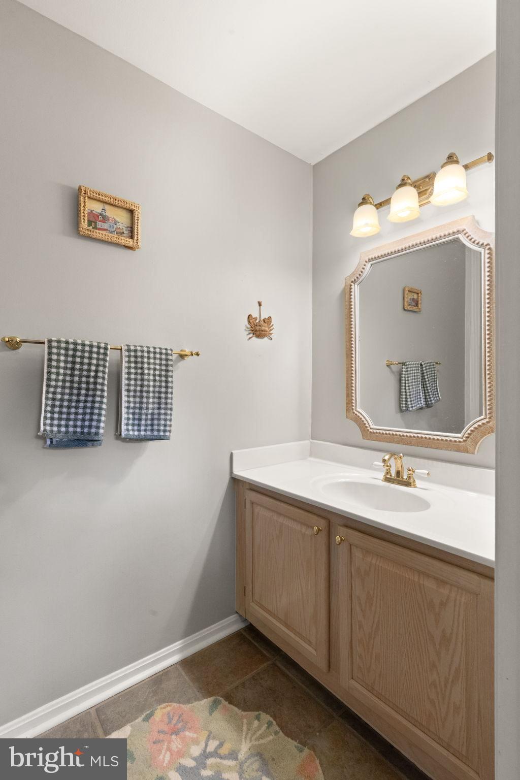 1205 N FARLEY COURT N