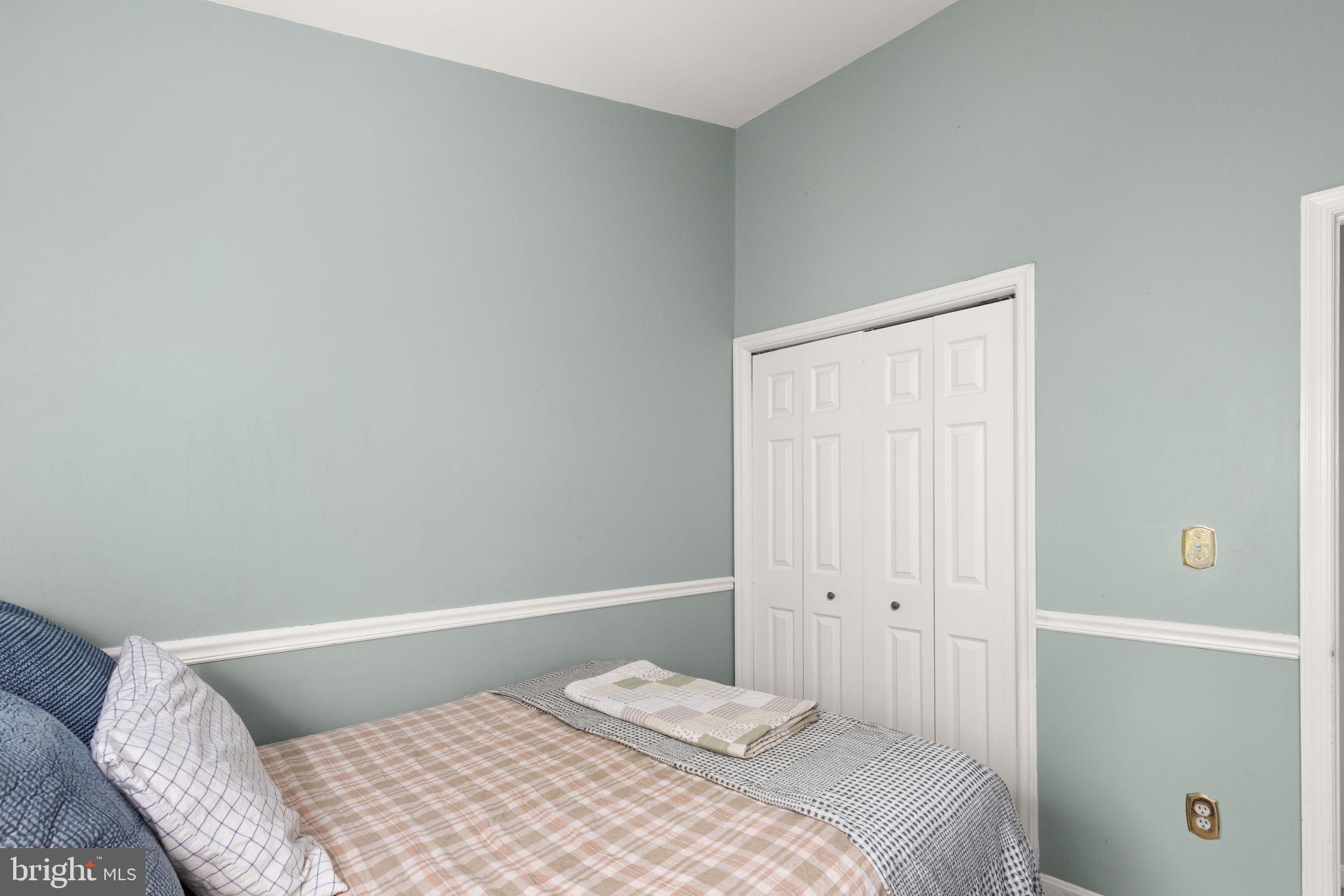 1205 N FARLEY COURT N