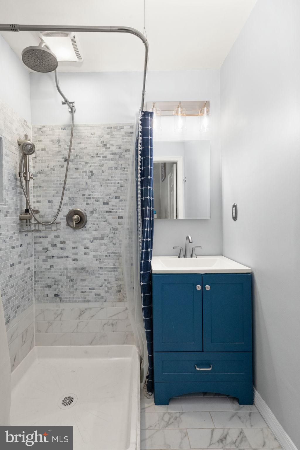 1205 N FARLEY COURT N