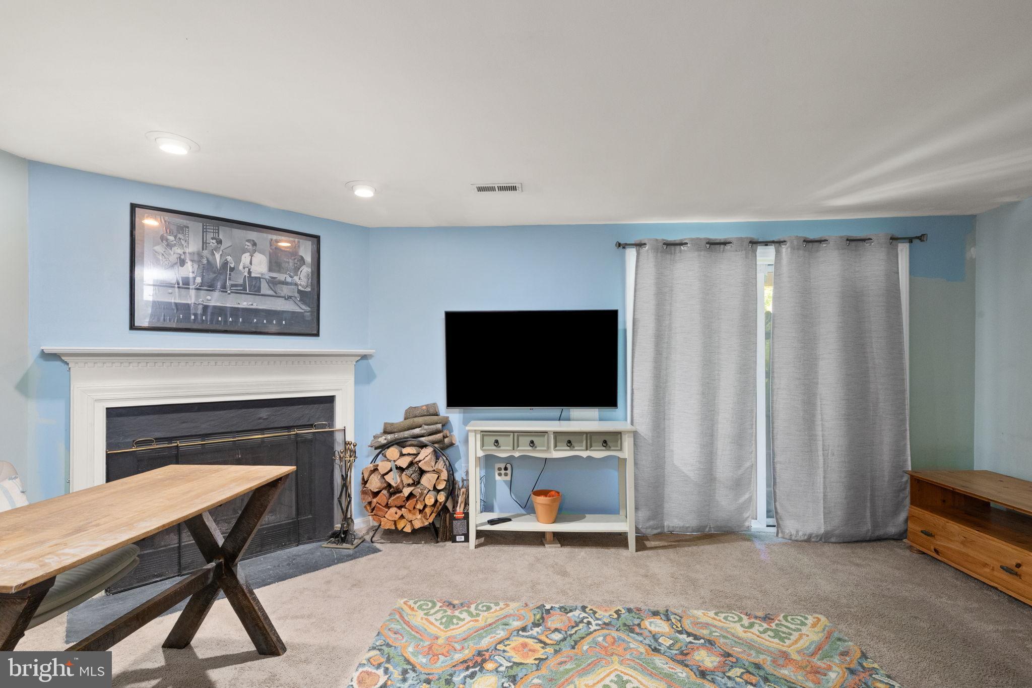 1205 N FARLEY COURT N