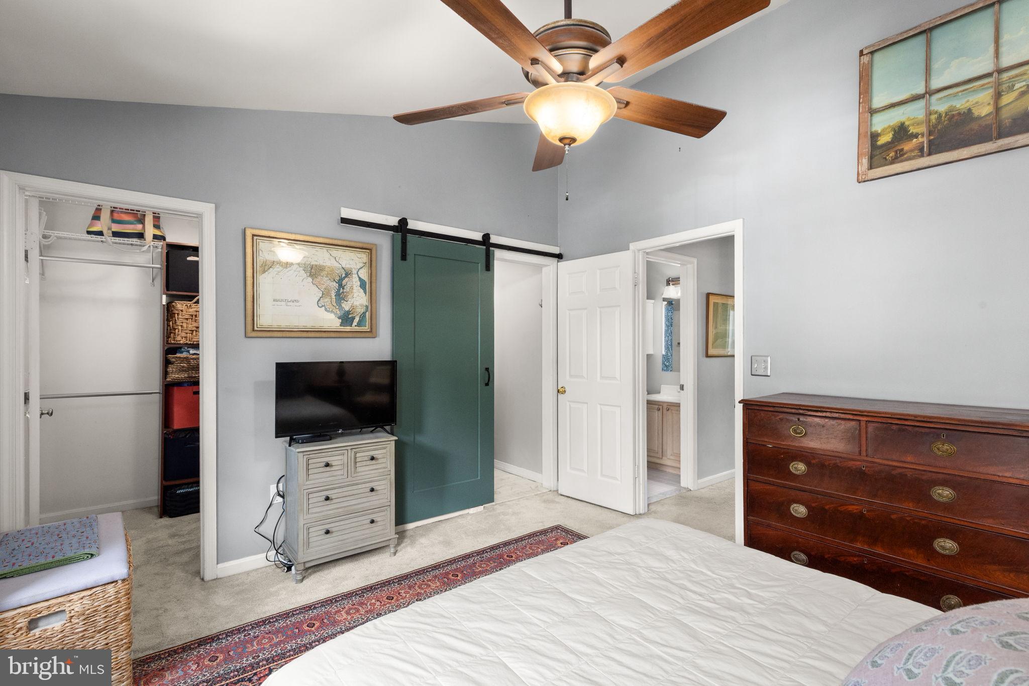 1205 N FARLEY COURT N