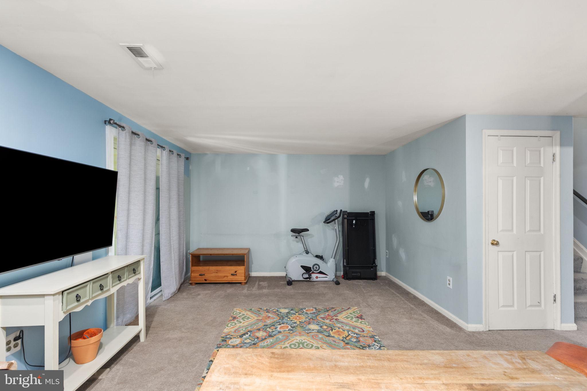 1205 N FARLEY COURT N