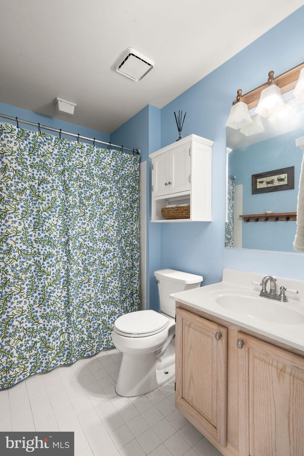 1205 N FARLEY COURT N